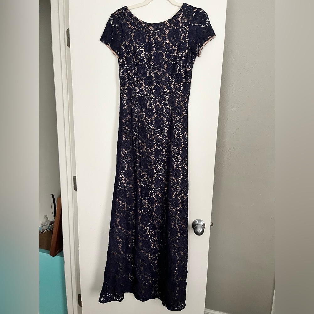 Donna Morgan lace gown